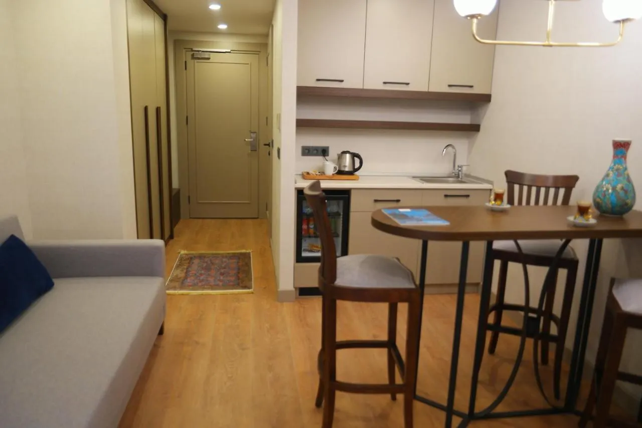 Nevi Hotel & Suites Istanbul Taksim 4*,